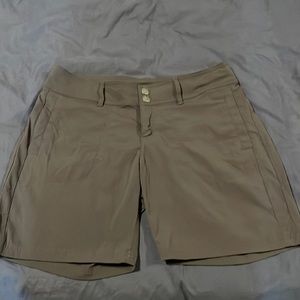 Prana Revenna shorts 7”